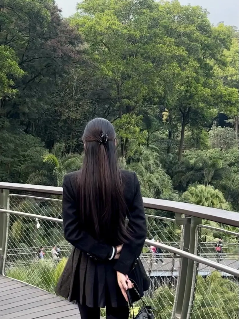 你说天下席无不散 但我们是刀斩不断