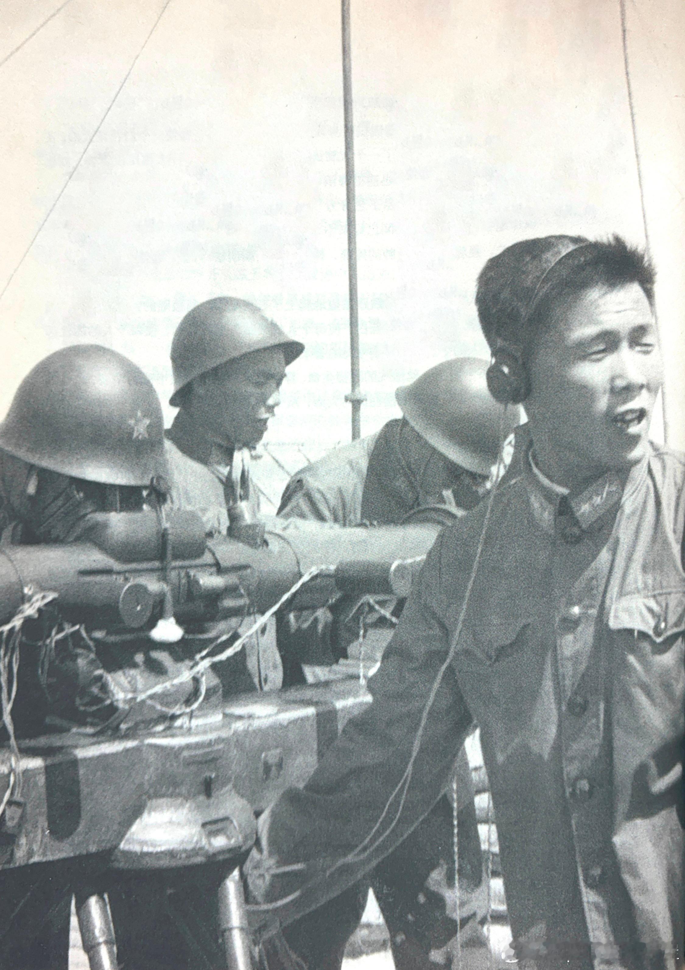 50年代中期炮兵进行侦测训练军事历史全触达 ​​​