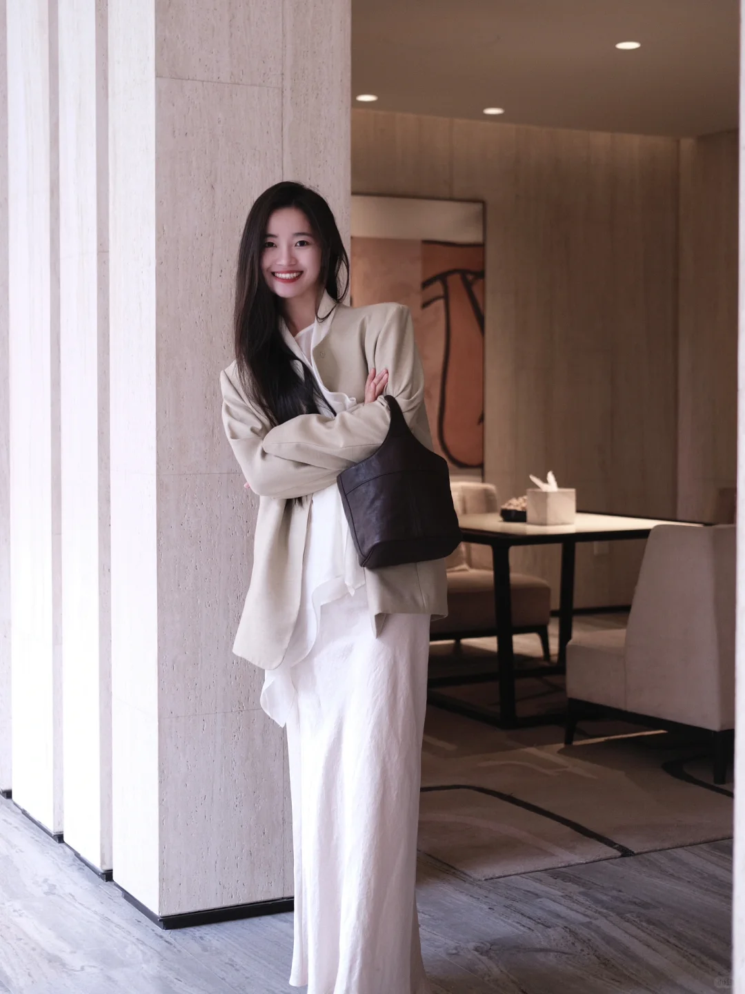 刚学会的松弛感职场穿搭