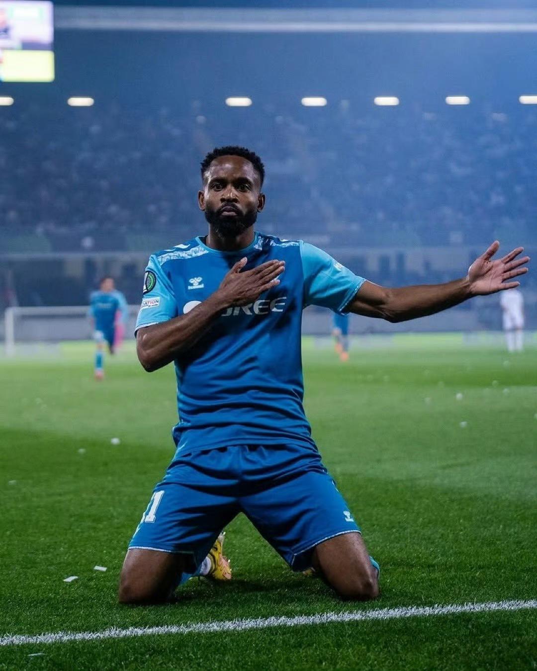 34岁的巴坎布：

本赛季在皇家贝蒂斯效力的中超旧将巴坎布，即将踏上自己的首次世