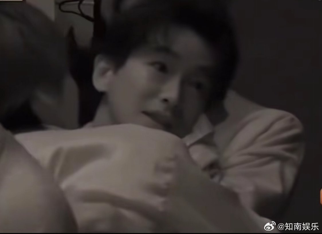 “在谁的怀中会有感觉~”哈哈哈哈真源的日常已经用上了这个BGM张真源在谁怀中会有