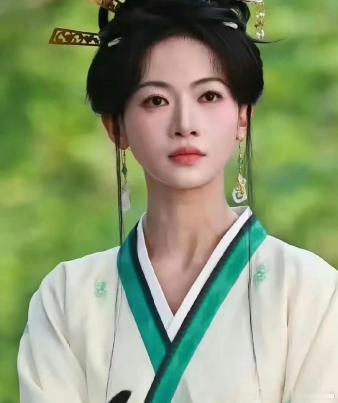 吴谨言 产后发胖受益人管这叫发胖？这么苗条啊，是不是对胖有认知错误啊！我觉得还是