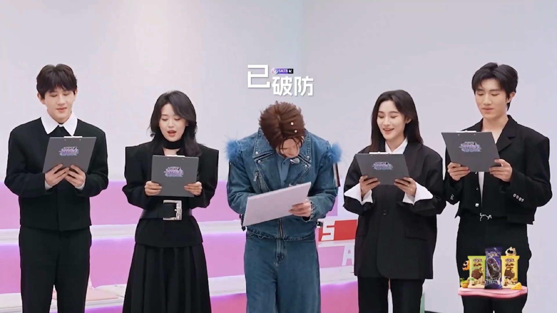 能打败心愿便利贴的只有玫瑰玫瑰超燃青春的合唱 彻底被这首歌拿捏住了，循环一整天根