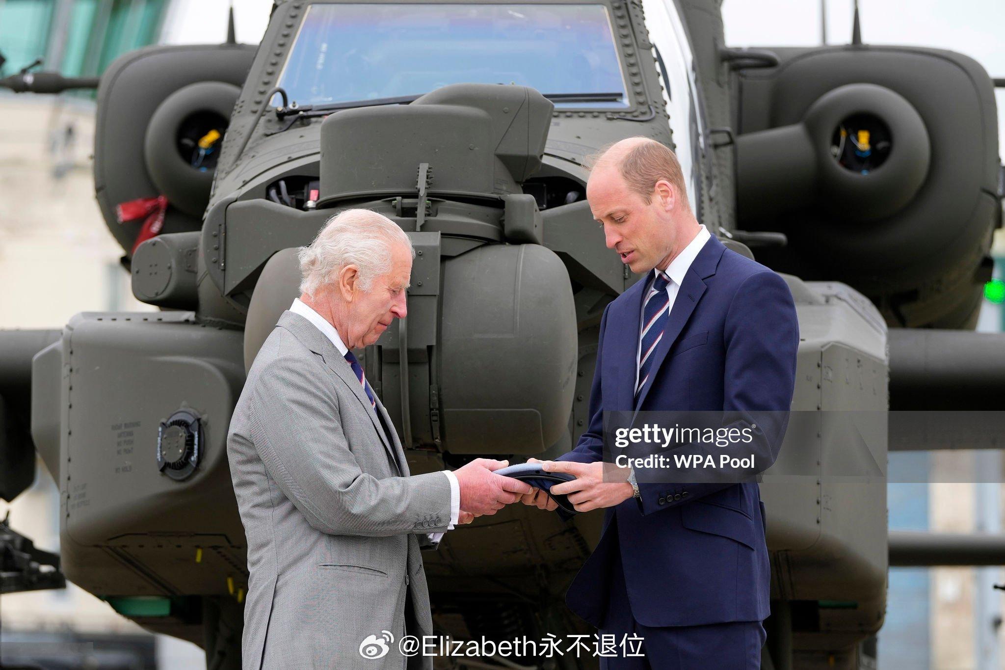 #新闻#5月13日，国王和威尔士亲王访问陆军航空中心，国王正式将陆军航空队总上校