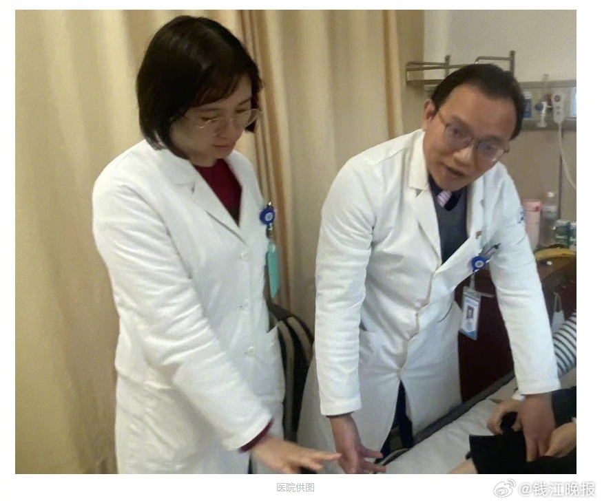 【 #辅导儿子写作业爸爸气到旧病复发# 】杭州的高先生一年前被诊断为“重症肌无力