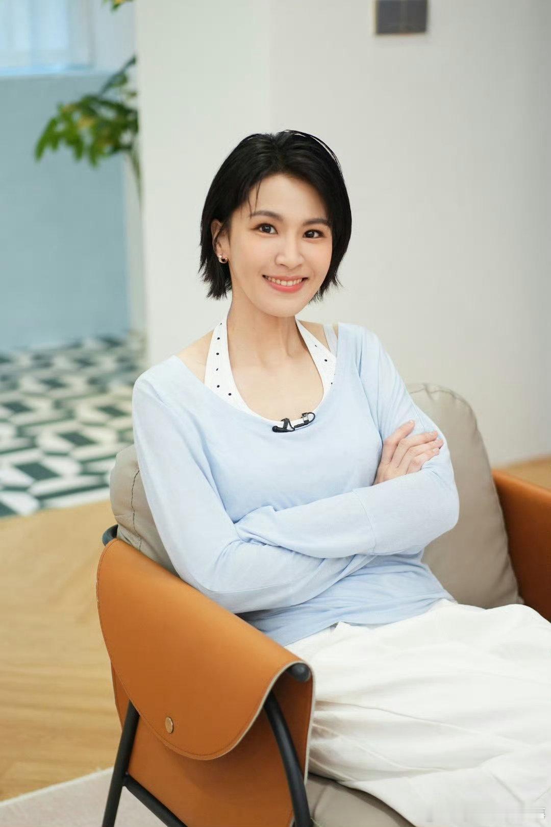 曾沛慈谢楠回应曾沛慈北极兔塑拥有174cm超优越高挑身形却长着一张软糯十足的幼态