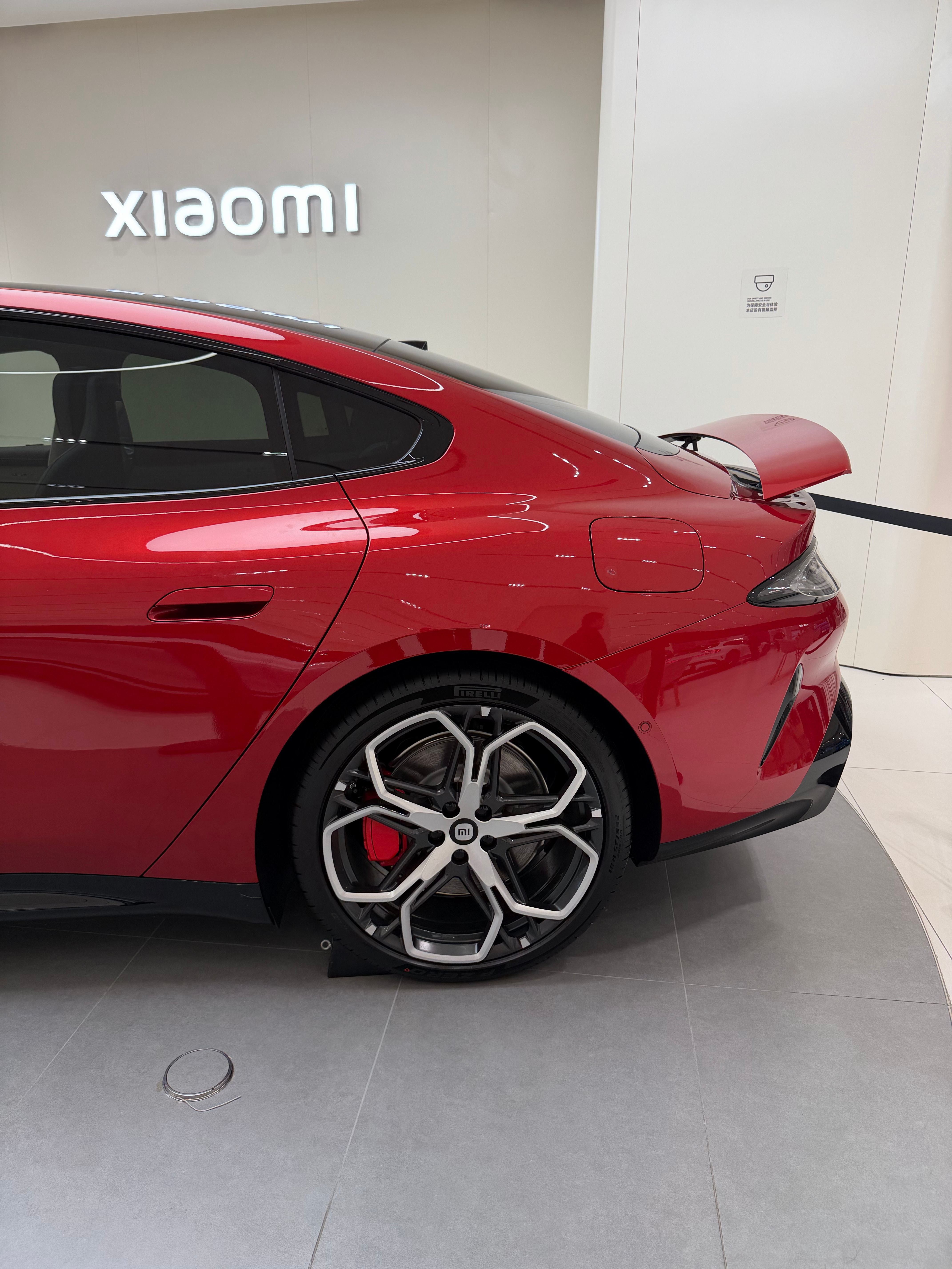 小米新SU7双层锻造梅花轮毂，500万以内最帅轮毂，谁支持，谁反对？ 