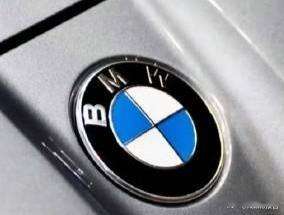 宝马所有车型将启用新logo宝马全系将换新标，保留蓝天白云，取消镀铬饰条，外圈改