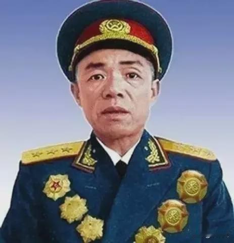 1935年甘肃，参谋长因指挥失误延误全军2小时，马家军骑兵杀到，若非悍将韩先楚带