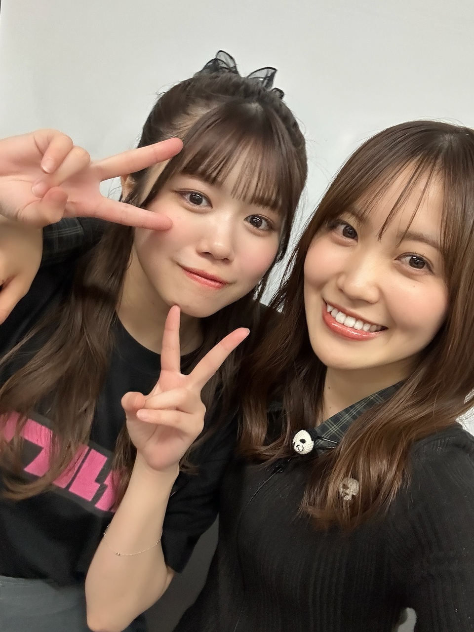里奈「5/30📸ハマってるポーズ　実はパンダさん付けてた　5/24📸ういたん