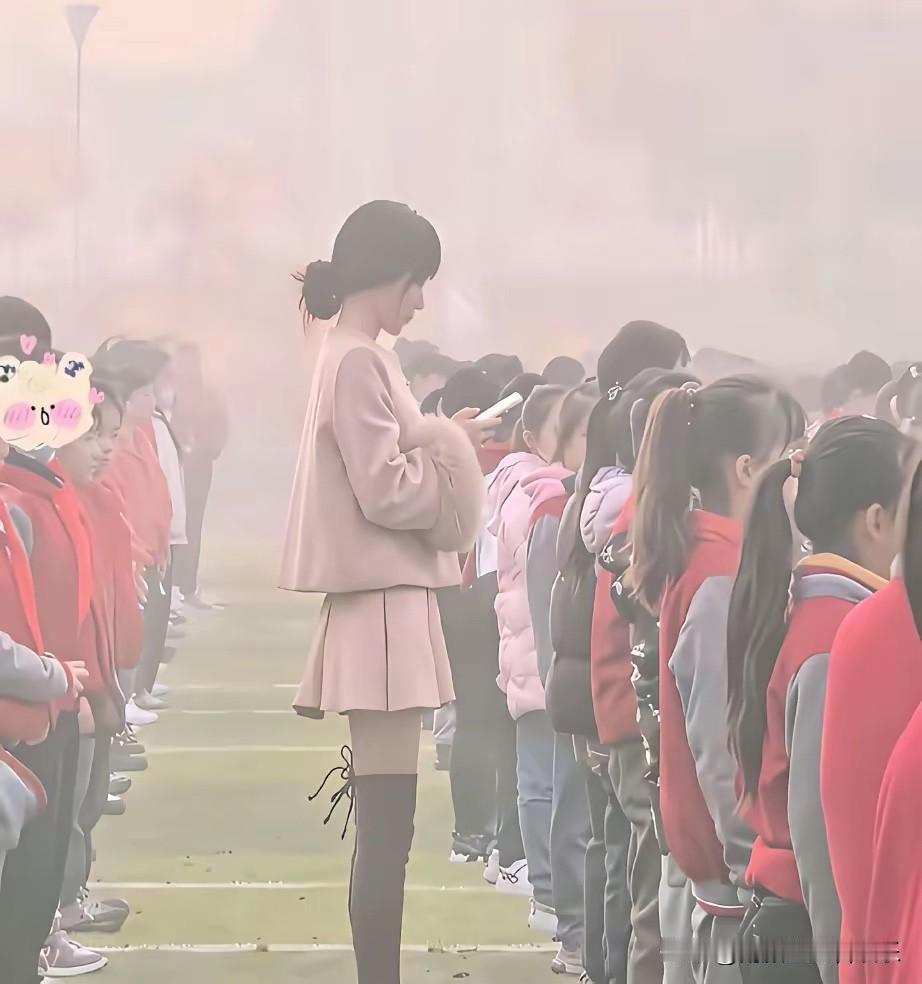 不得不说，现在的老师越来越年轻化了！