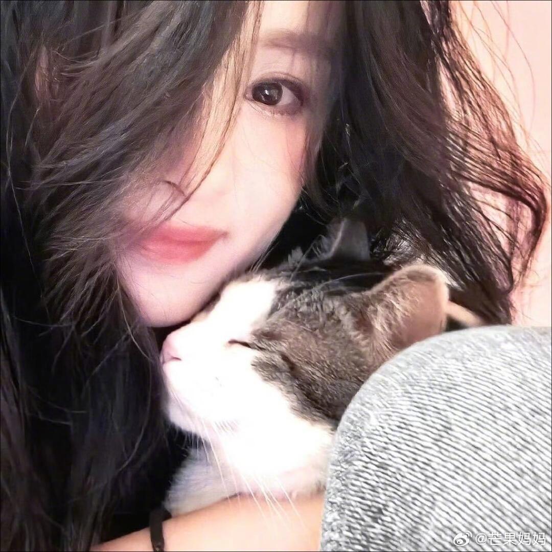 杨幂，随手一拍又出神级头像了 