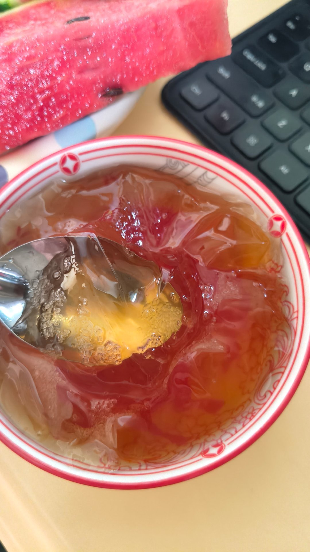 成熟的稻子先弯腰”这句话越琢磨越觉得有分量,现在再看,那种沉淀下来的智慧感更强烈