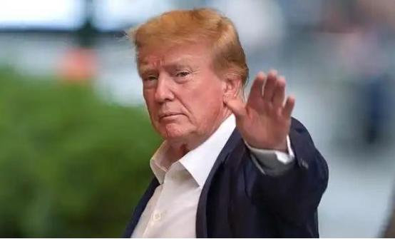 特朗普当了两回总统，终于发现一个问题：只要不跟中国对着干，美国就还是超级大国。特