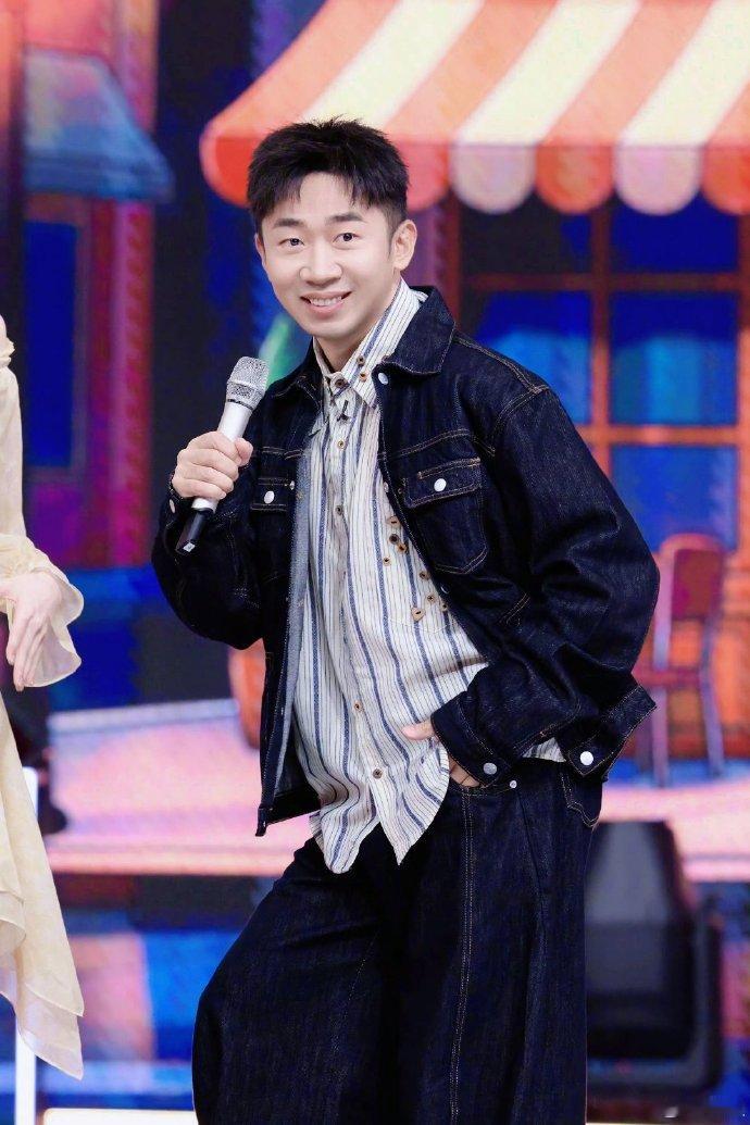 杨迪细节见人品 杨迪的善良从来都不是刻意表演，节目里处处是温柔瞬间。会宽慰娜扎不