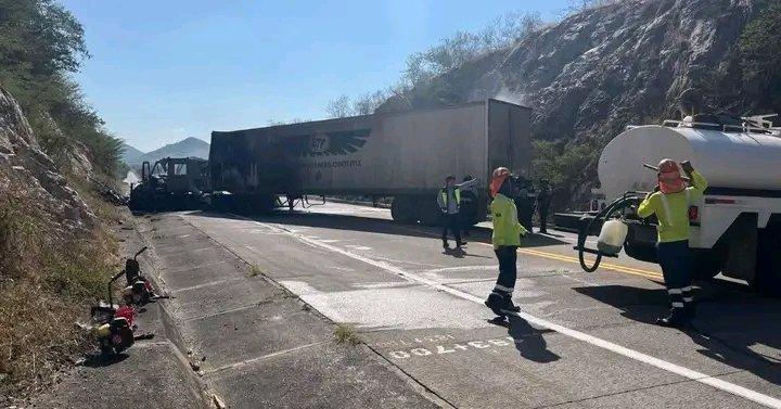 2025年12月17日清晨,锡那罗亚州再次发生“毒品暴力”事件，有人使用了携带炸