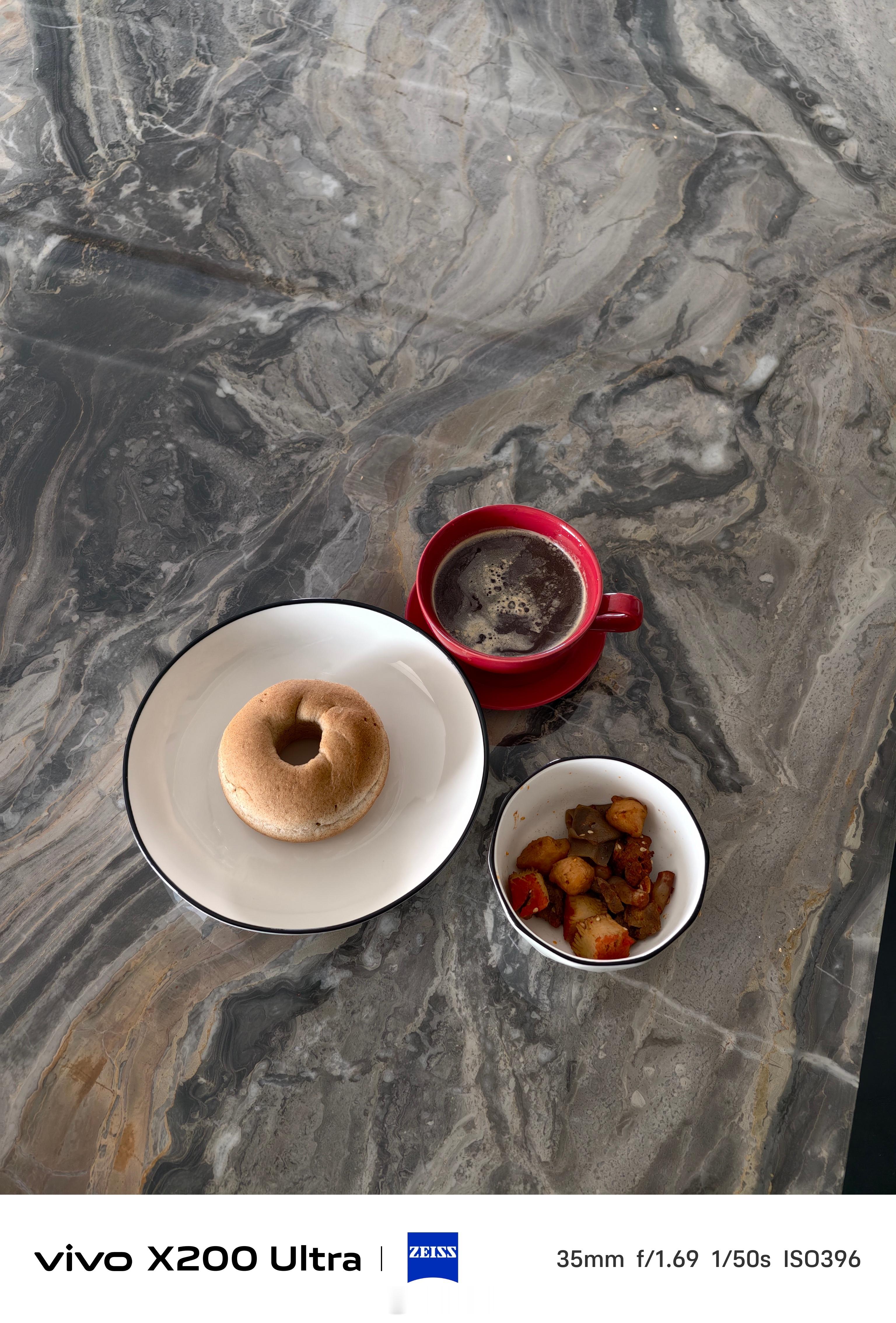 昨晚吃剩的串串今早热了就又是一顿我简直就是节约的典范！ 