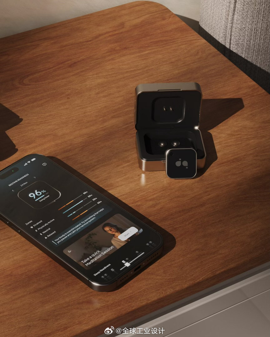 DUSQ可穿戴助眠设备|设计：WearableTech传统的可穿戴设备往往只能被