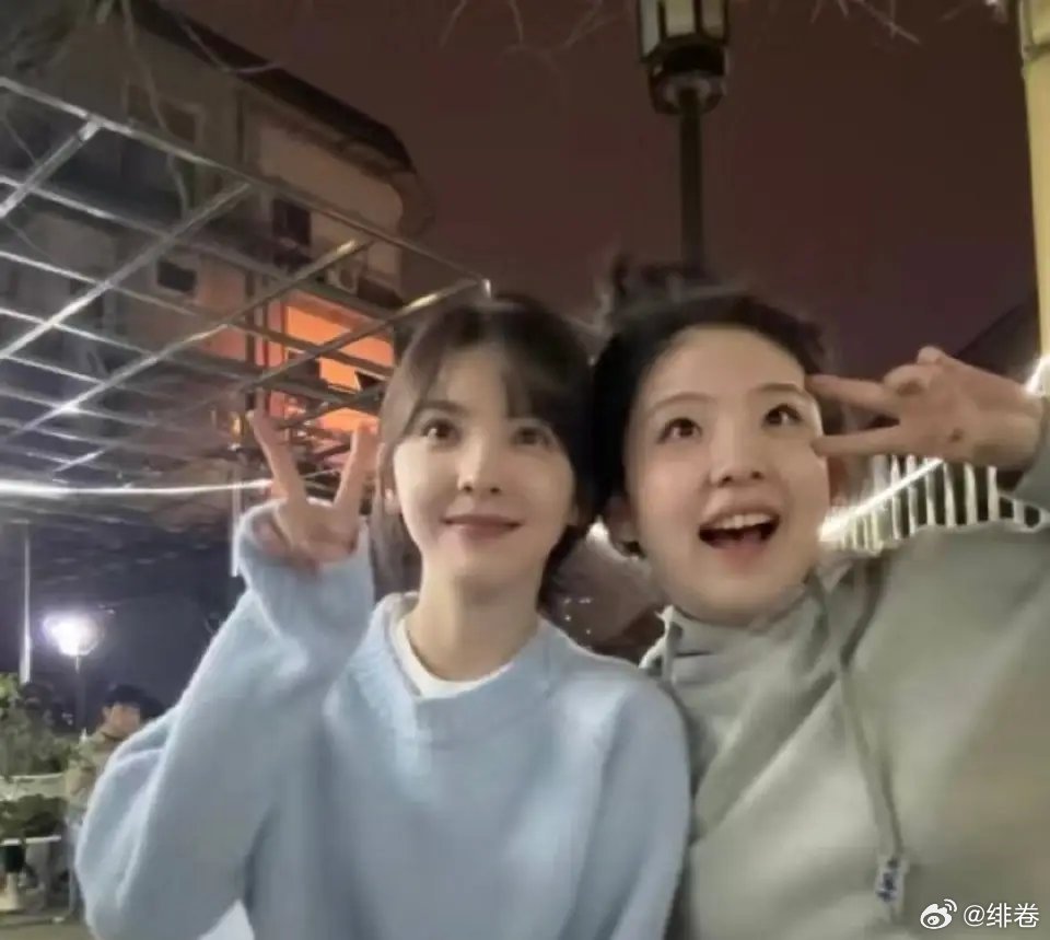章若楠真的是中了基因彩票了和妹妹的差距好明显