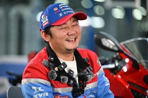 1300万劳斯莱斯都入不了他的眼？
张雪到底多有钱？
我查了一下他的资料，难怪…