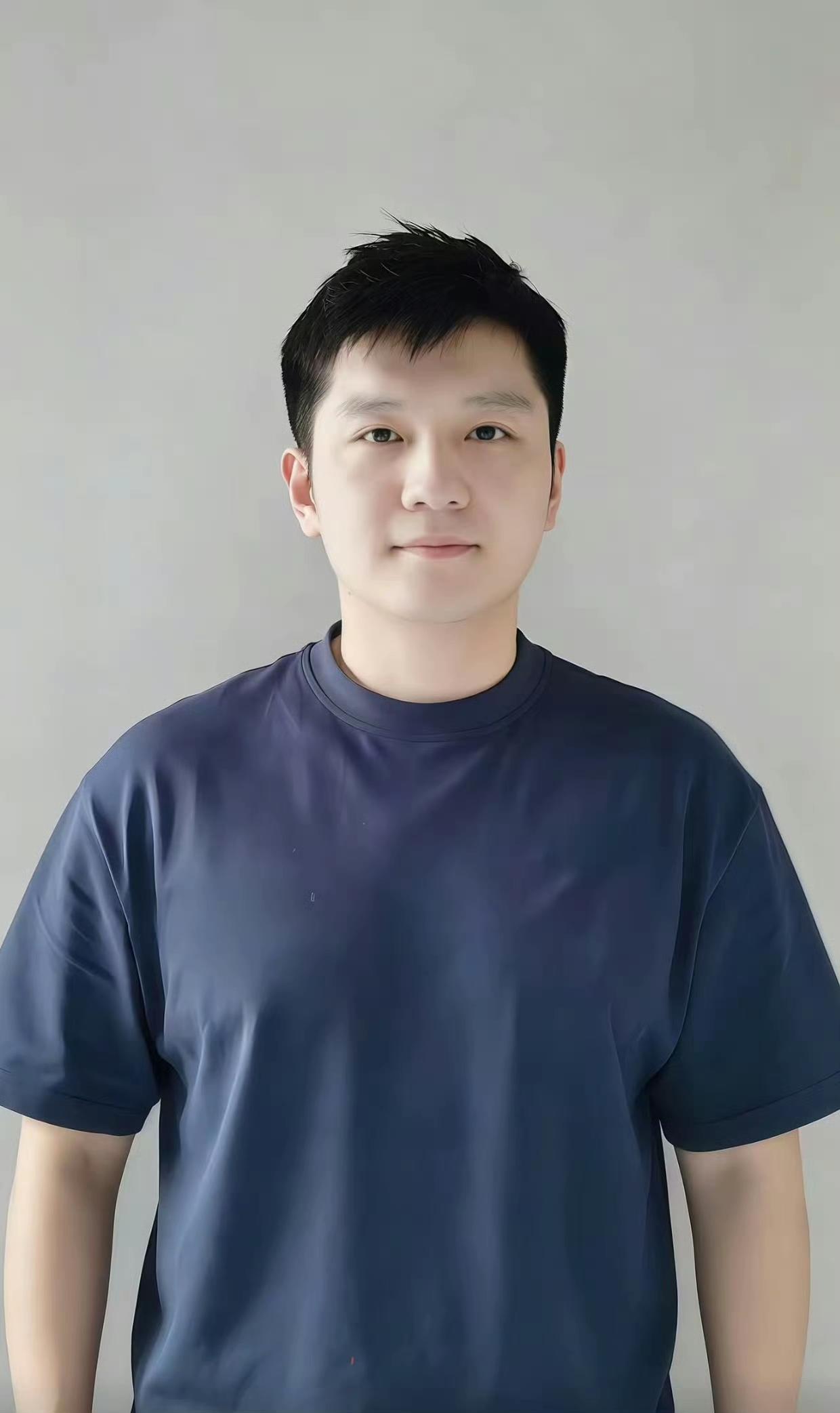 乱发是松弛，耐看是本色。又是一张没见过的小东。 ​​​[偷笑][机智]