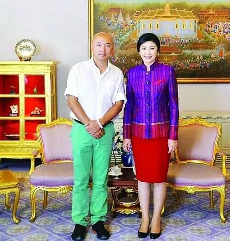 2013年，徐峥和英拉，一张罕见的合影，这一年《泰囧》上映后迅速走红，导演徐峥随