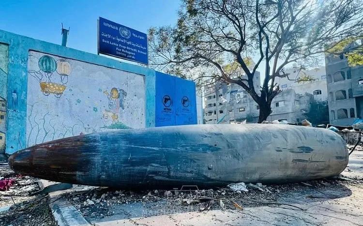 突发！！一枚以色列导弹袭击了近东救济工程处的一所学校，该学校为加沙的数十名流离失