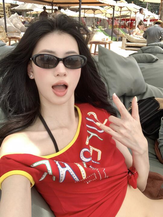 晒晒我的墨镜🕶️