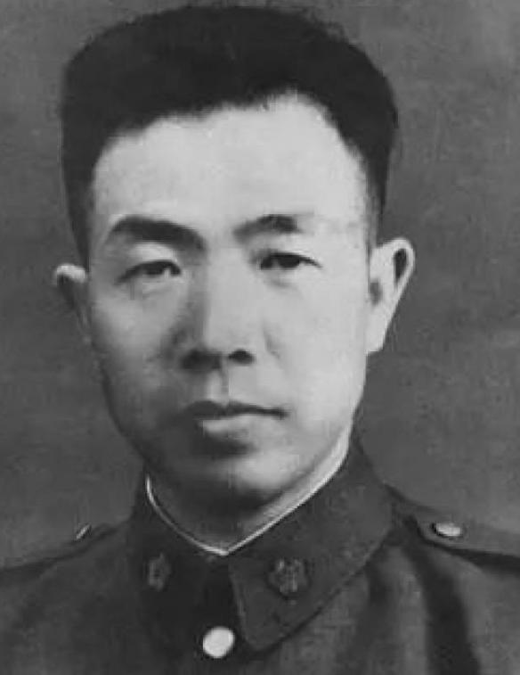 原国民党新七军长李鸿（黄埔5期），在长春投诚后，解甲归田后回湖南老家，1950年