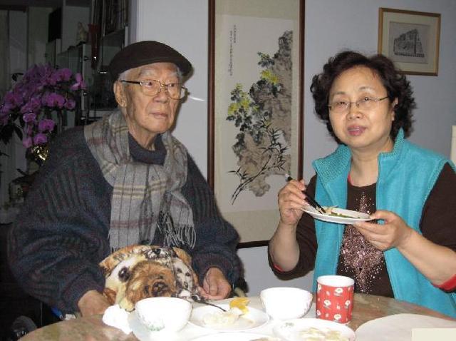 上世纪40年代，作家柏杨和诗人徐放，都曾经在东北大学读书，他们因为政见不同，经常