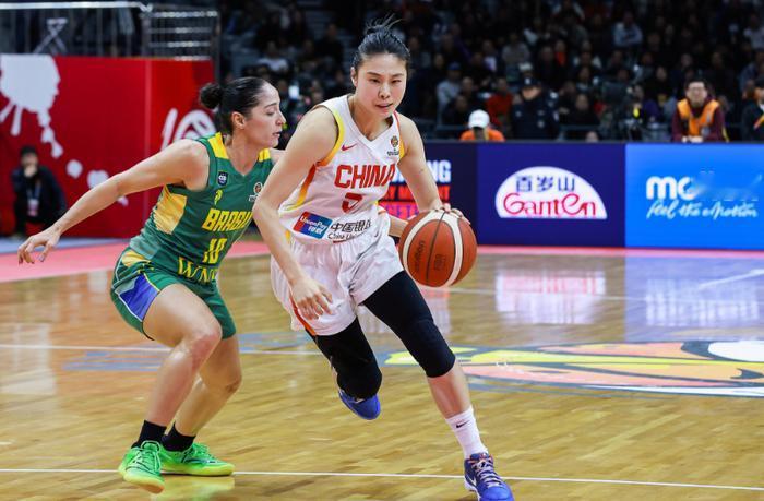 世预赛最后一场比赛，都认为不会再派王思雨上场，结果还是上了，而且一上就是关键位置