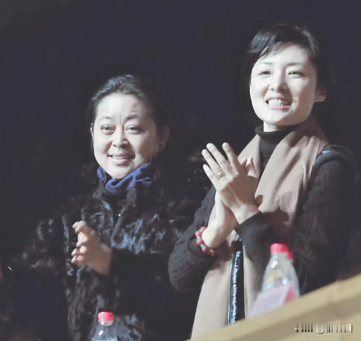 被周涛、倪萍的老年状态惊艳了，优雅到了骨子里。她们各自代表着不同的时代记忆，这种