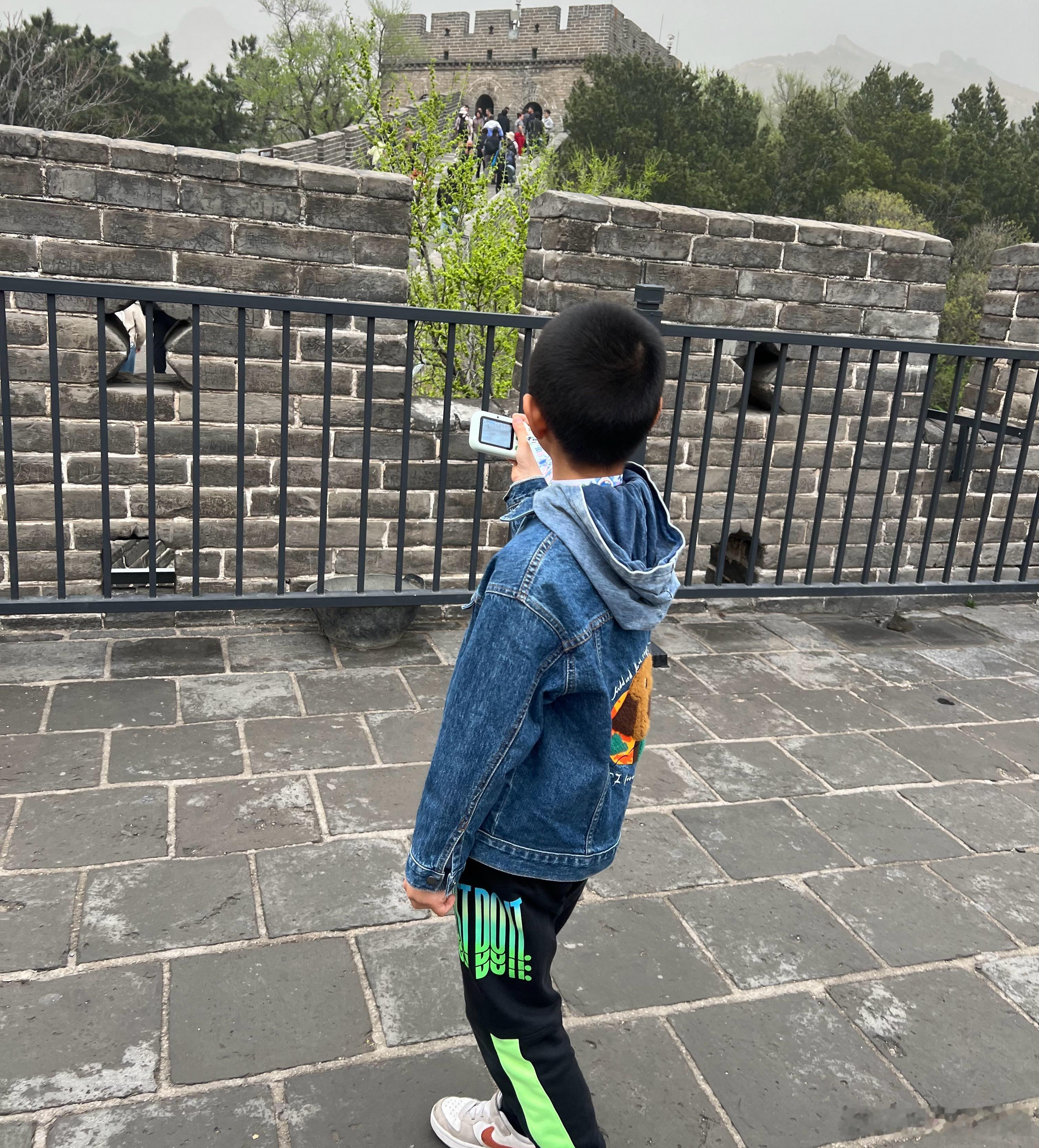周日陪他们去长城回来我就身体不适就是大姨妈➕累🥱整整恢复2天今天算舒服一点了真