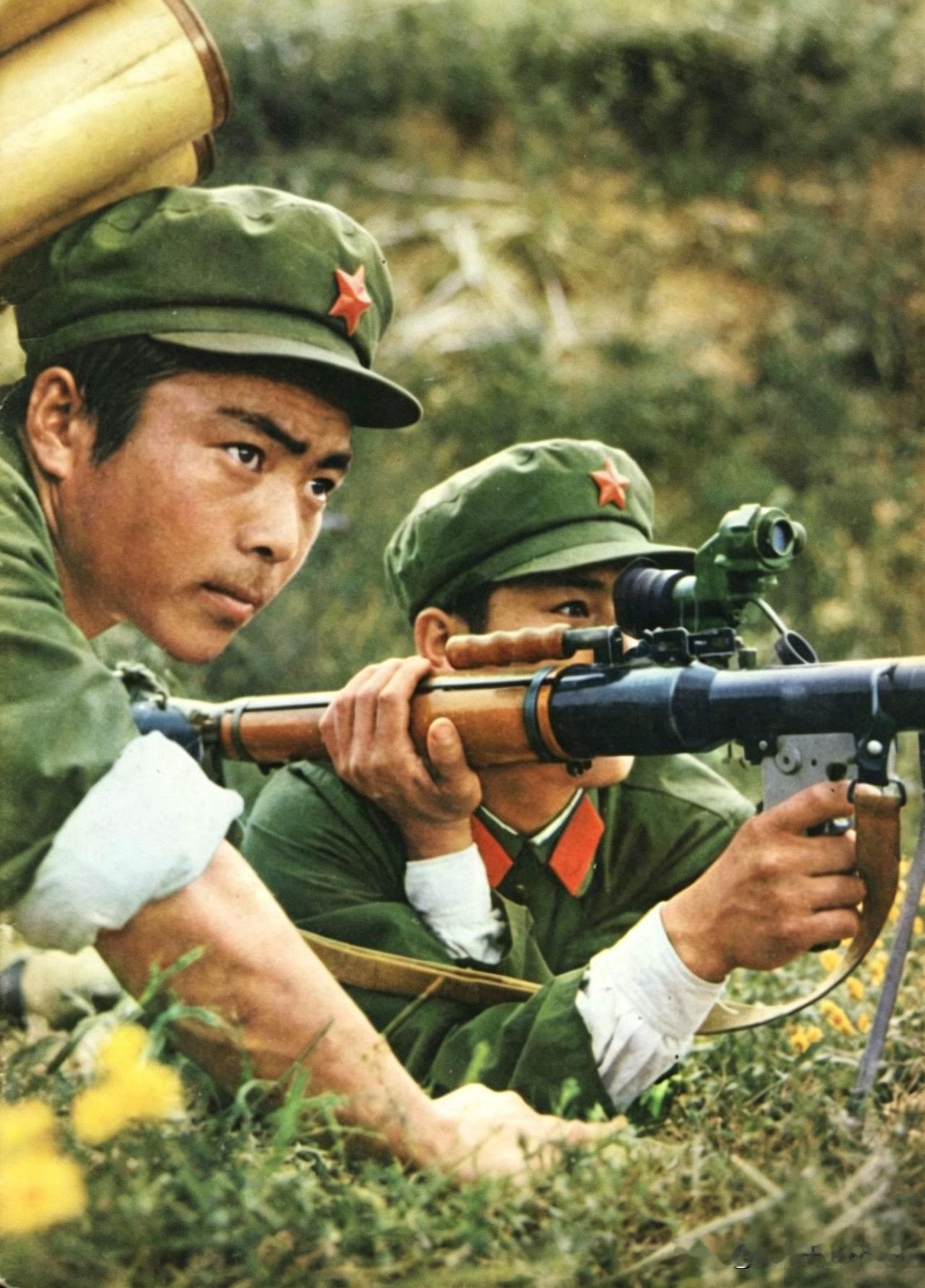 高中时期买的一本兵器杂志封面上的照片，照片名字是“天寒地冻，苦练内功”。
   