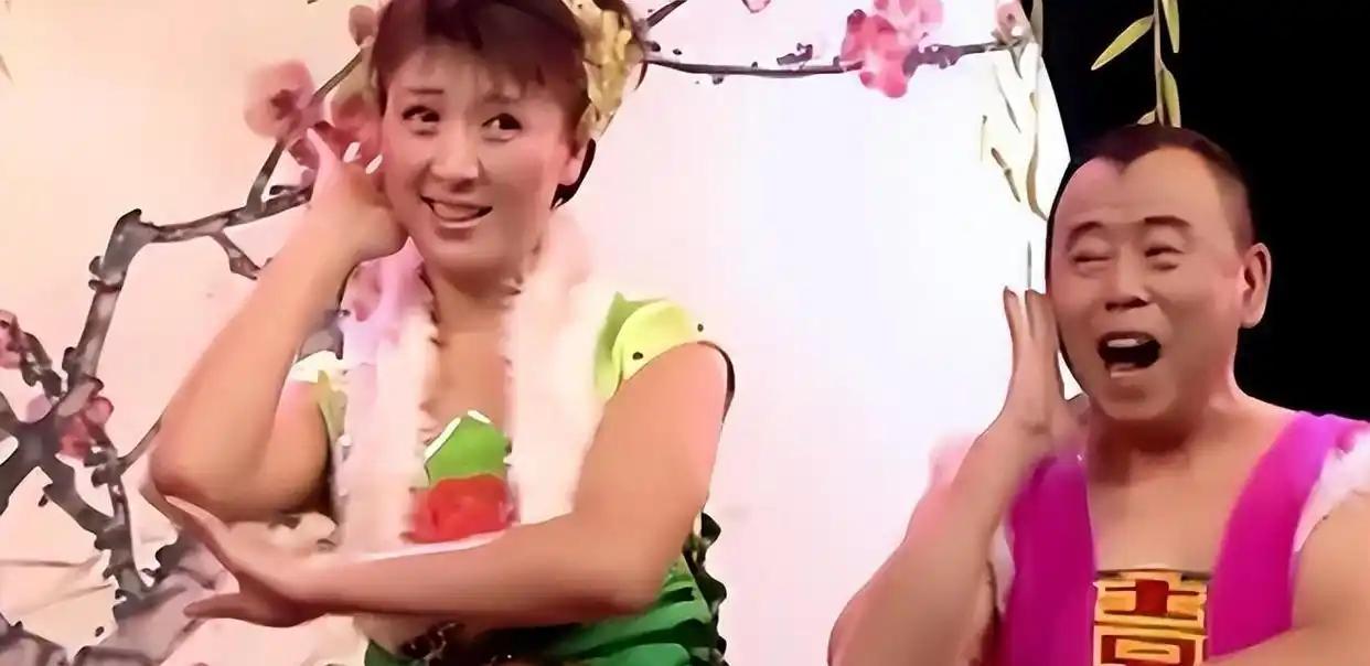 踩着赵本山上位的闫学晶，网上哭穷为何让大家这么愤怒？
 
其实或许就是贫富差距，