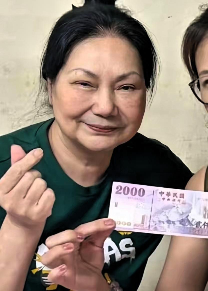 每到中秋，阖家团聚的画面总能牵动人心。今年S家的过节安排，和往年截然不同，打破了