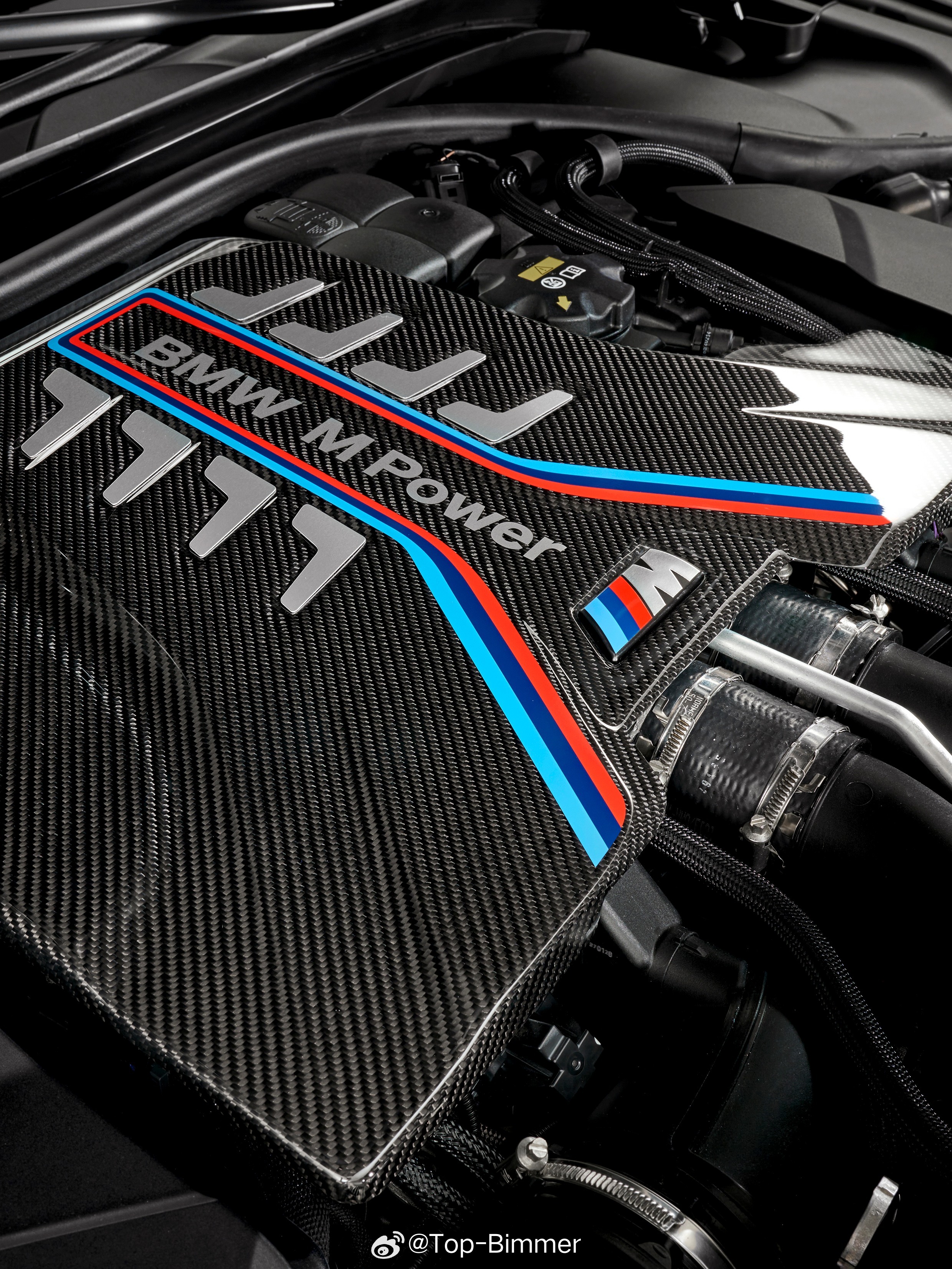 大 大 魔 王 F90 M5 CS ！干到极致的M家族终极暴力机器，这才是纯燃油