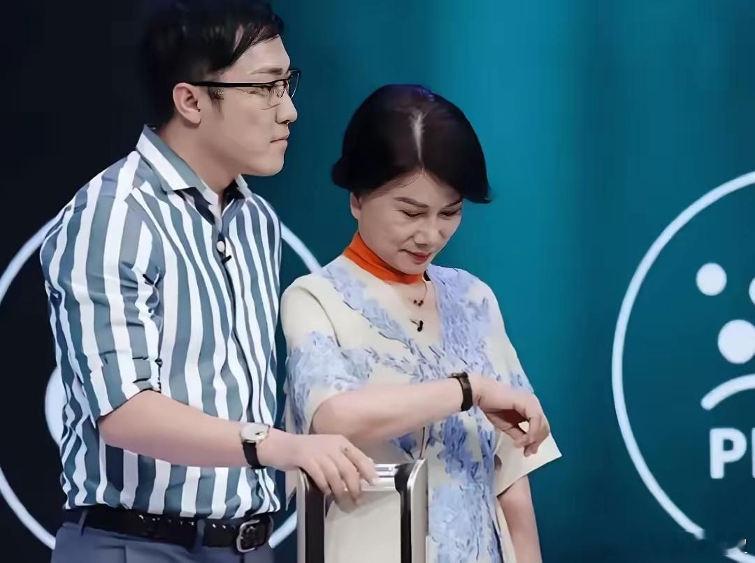 以前孟羽童在格力月薪5000元，随喊随到。现在孟羽童，为格力直播一场，20多万。