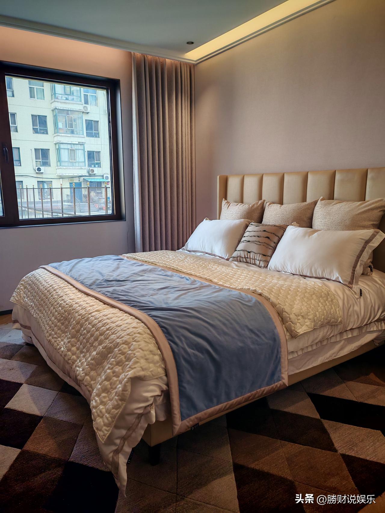 没有，确切地说是根本没有午睡时间，在单位吃完午饭后就要马上投入工作当中，所以没有