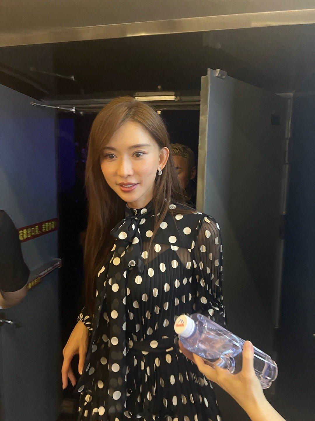 FIRST超短片单元颁奖，偶遇美美的评委林志玲、鲍德熹、董子健。FIRST青年电