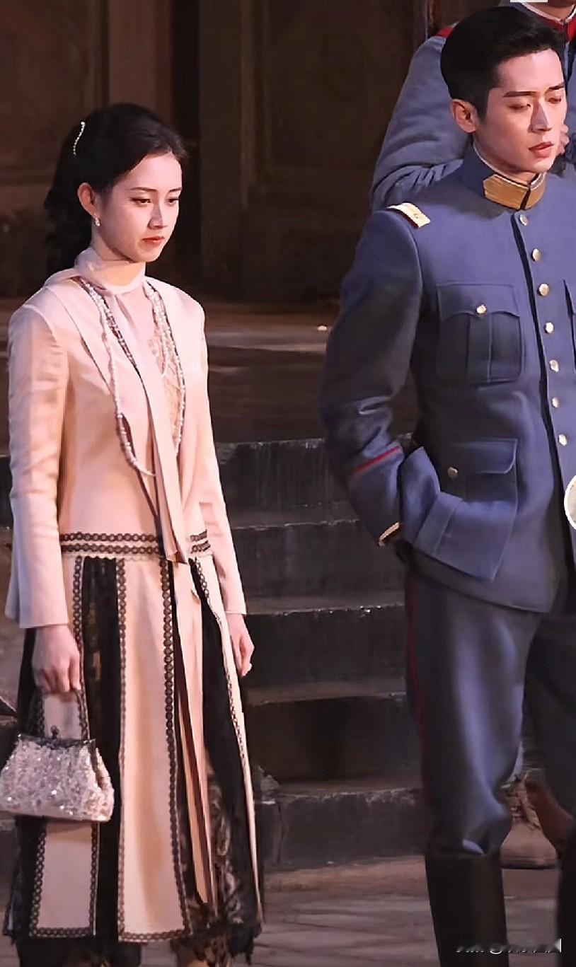 一个郭宇欣
一个余茵
都进军长剧了

郭宇欣形象好，给丞磊做配，直接就女二，要是