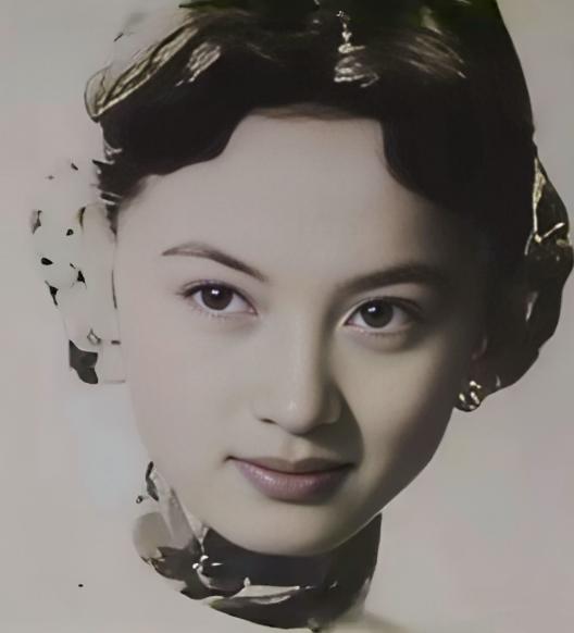 1918年，唐继尧让妻妾以打麻将的名义，将庾恩旸的美人妻子钱秀芬骗到家中。还没打