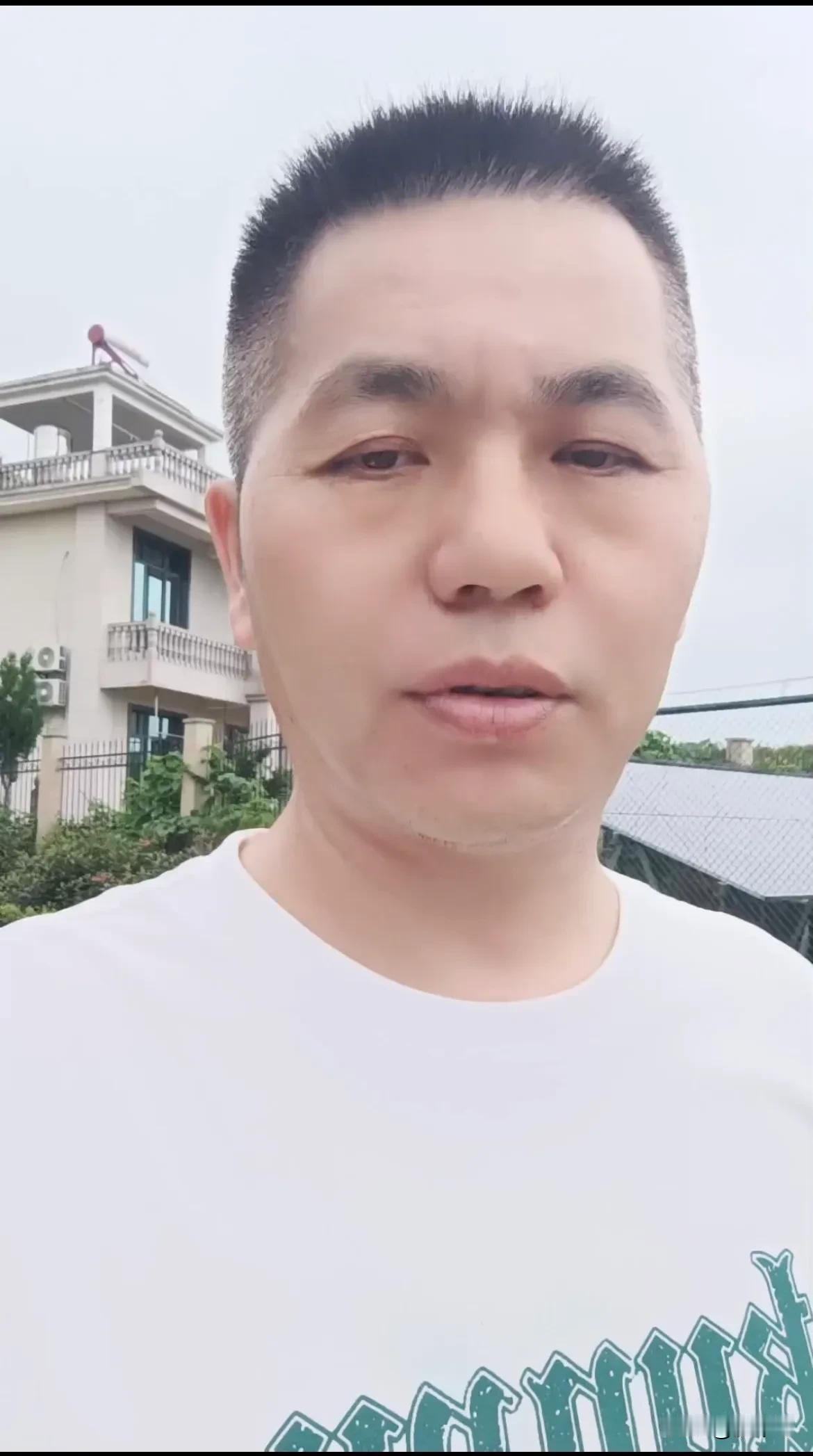 2024年高考终于落下帷幕
 女儿大致估了一下分
语文：141分
数学：132分