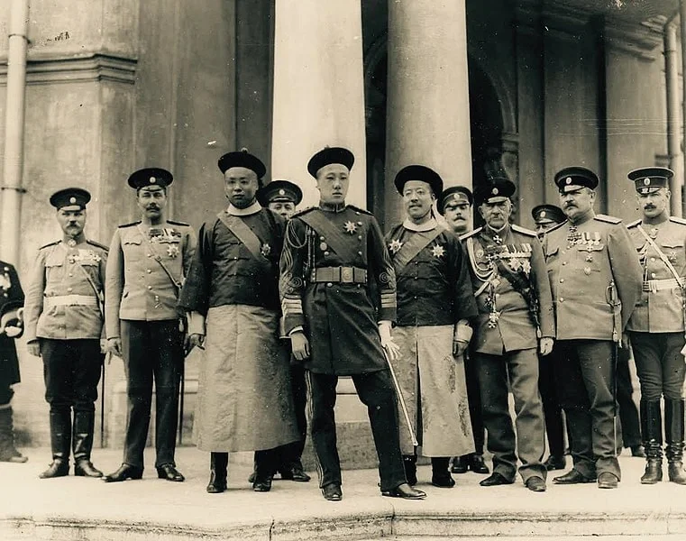 爱新觉罗·载涛访问俄罗斯，1910年。 人物 郡王衔贝勒载涛，字叔源...