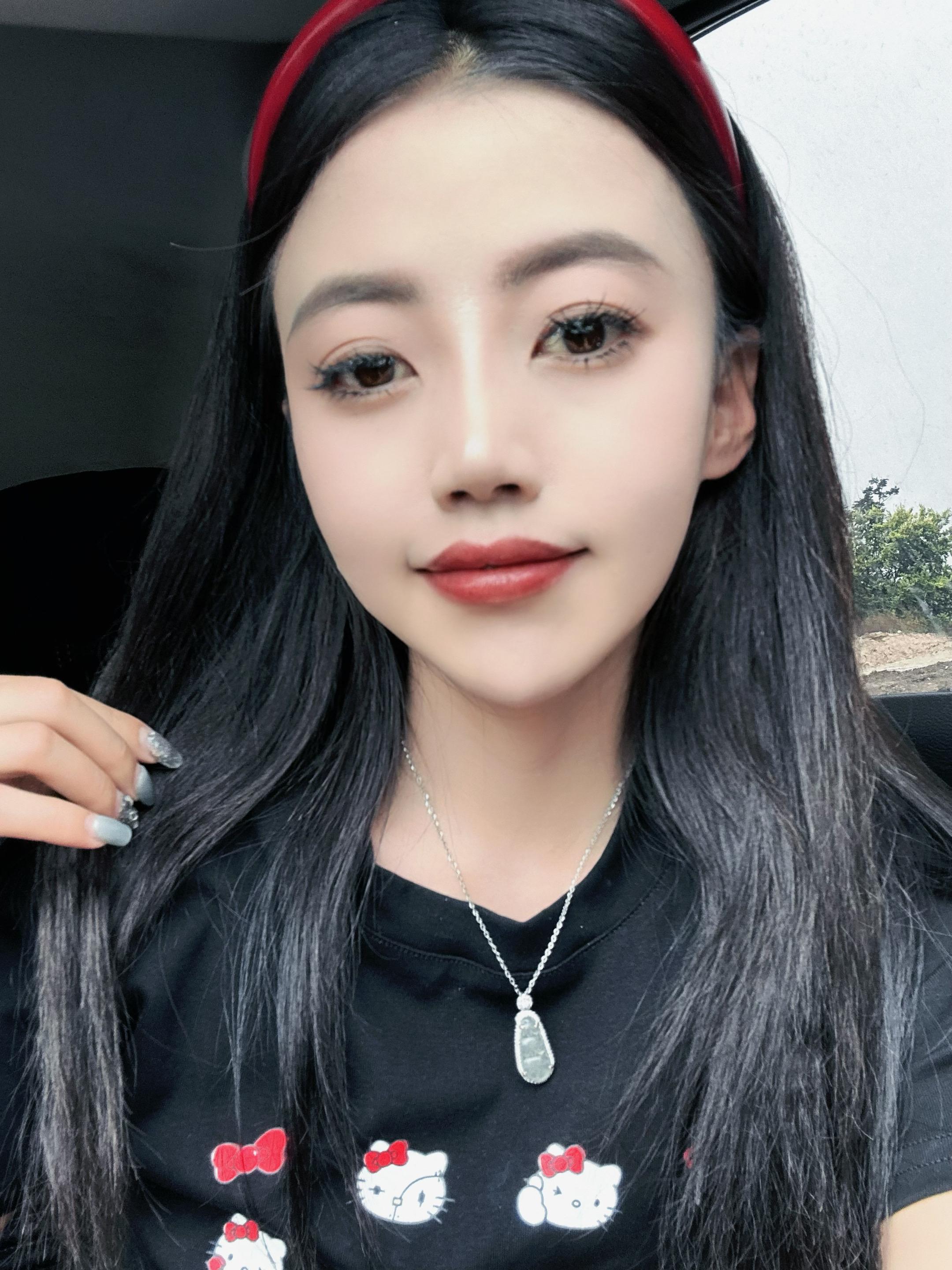 人生是想多玩五分钟的夜晚和想多睡十分钟的早晨