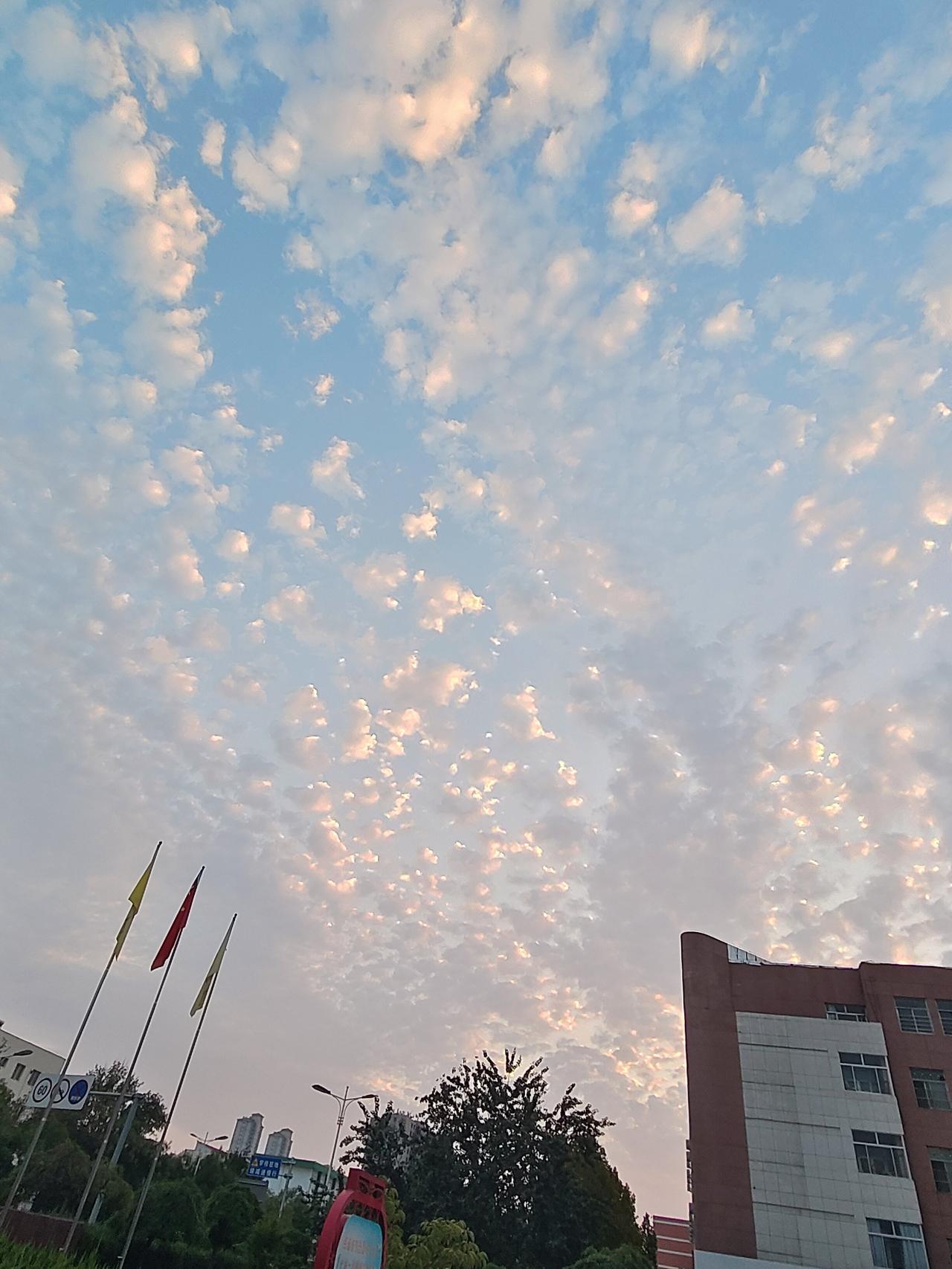 分享一张今日份天空照