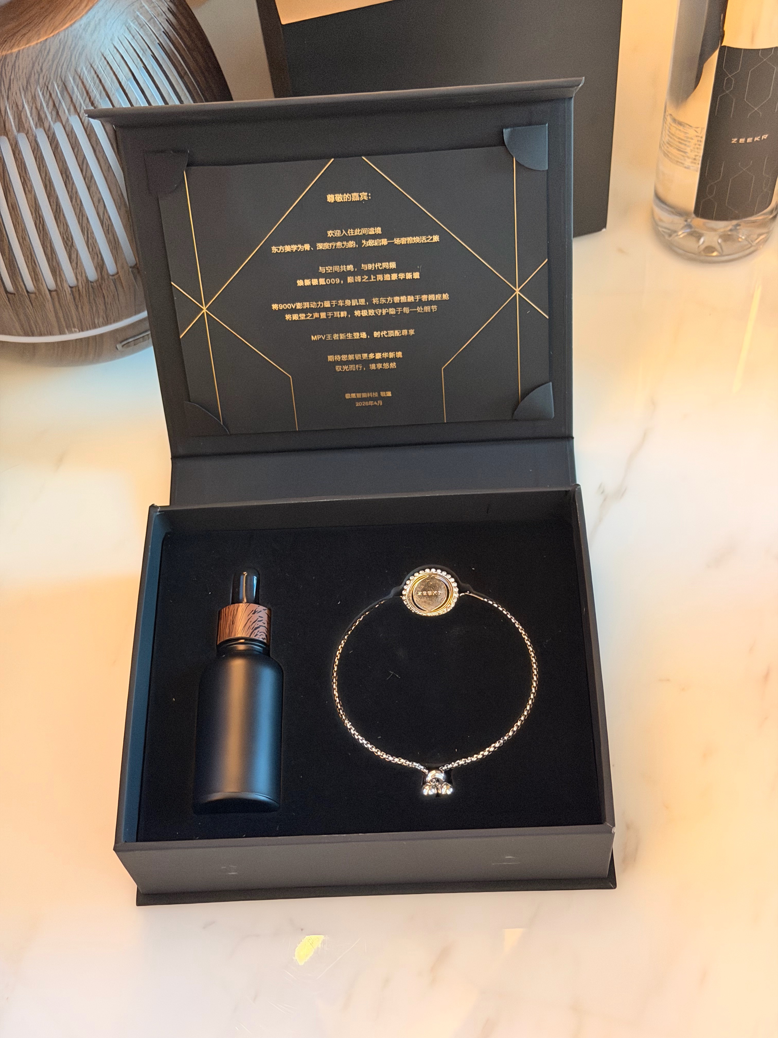 极氪焕新极氪009 来了来了 上海