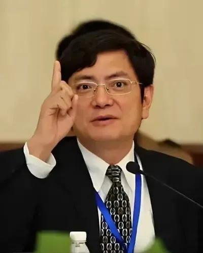 浙大“网红教授”郑强，再次抛出惊人言论！他说：“中国是人口大国、劳动力大国，人工