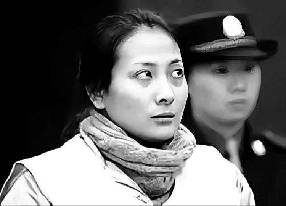 2004年，北外东院，罗卡娜偷留男友，李春霞转手告到房主那儿。

俩人结下死结。