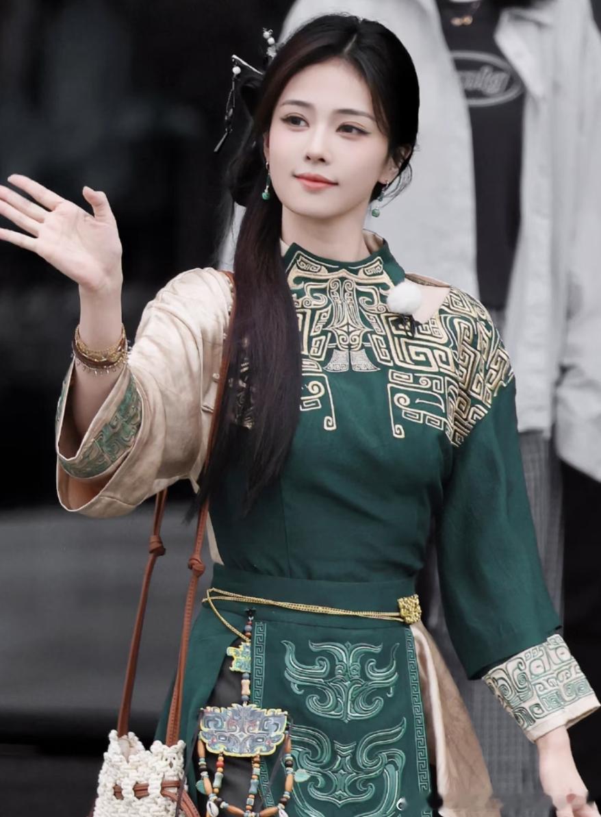 呵呵和白鹿说玩得开心就好白鹿风波后首次跑男录制状态奔跑吧白鹿经历舆论风波后的第一